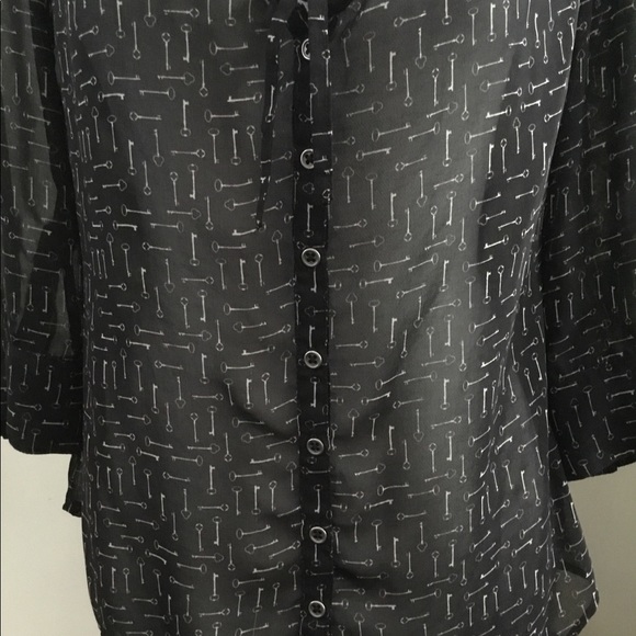 Banana Republic Sheer Button Down - Picture 5 of 10